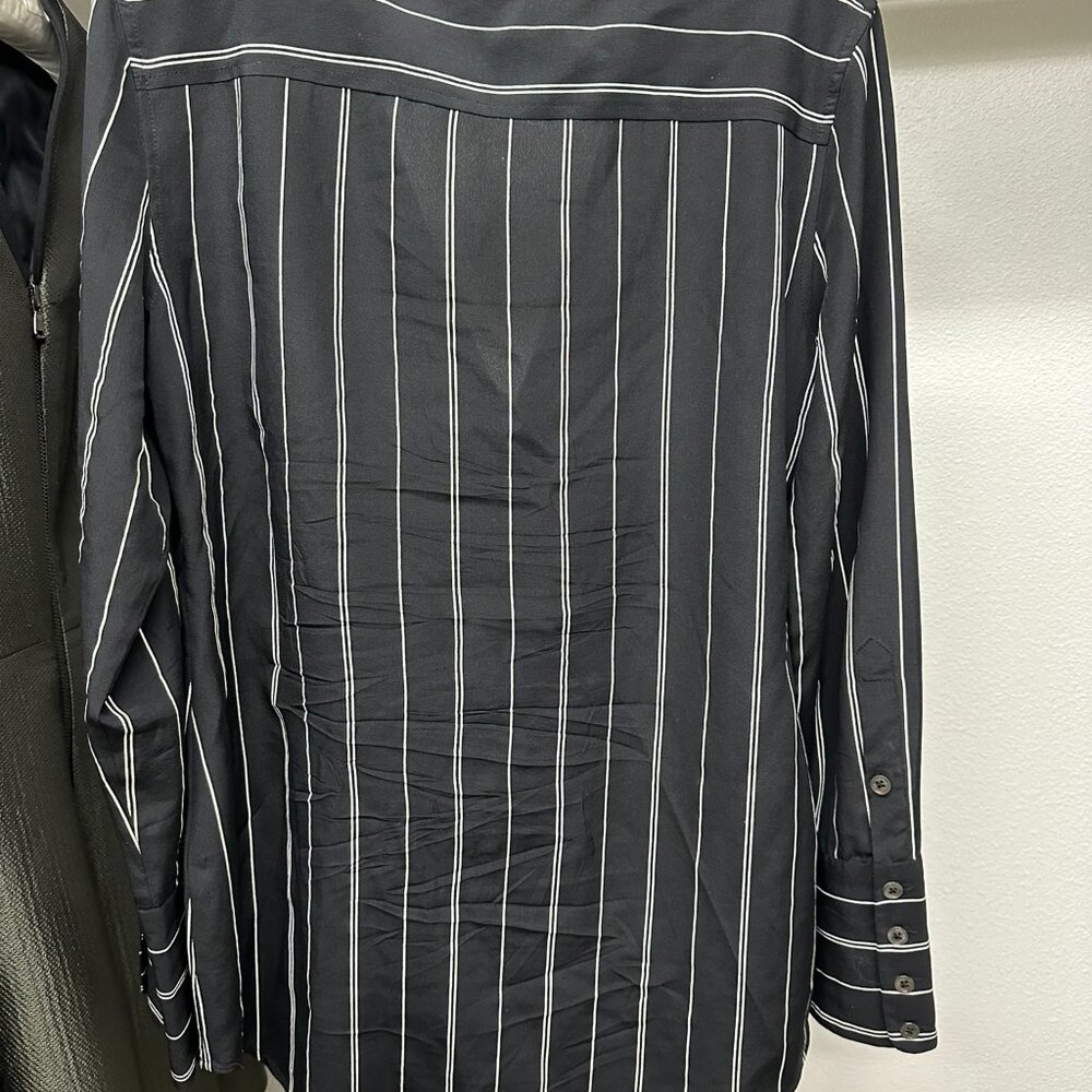 Equipment silk button down - Black and White - Vertical Stripes - Picture 9 of 9